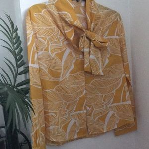 NWOT -Long sleeve blouse